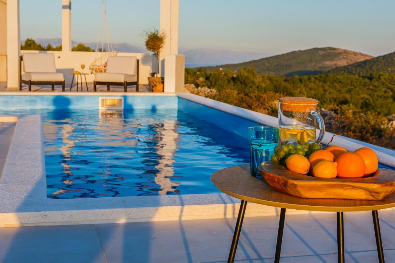 Villa Zlatno Sunce In The Hills Near Trogir Vrsine Extérieur photo