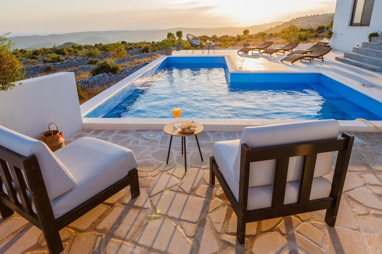 Villa Zlatno Sunce In The Hills Near Trogir Vrsine Extérieur photo
