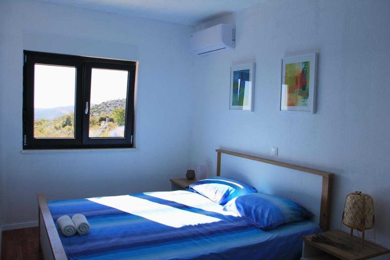 Villa Zlatno Sunce In The Hills Near Trogir Vrsine Extérieur photo
